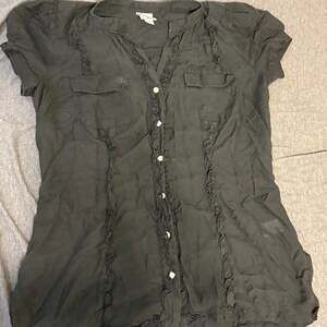 Ivy Jane Silk Blend Ruffle Button Up Blouse, Black, Size S — Goth Grunge Alt